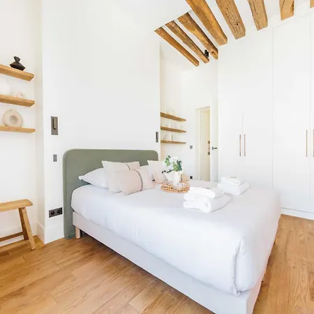Superb In The Heart Of The Marais Apartment *
